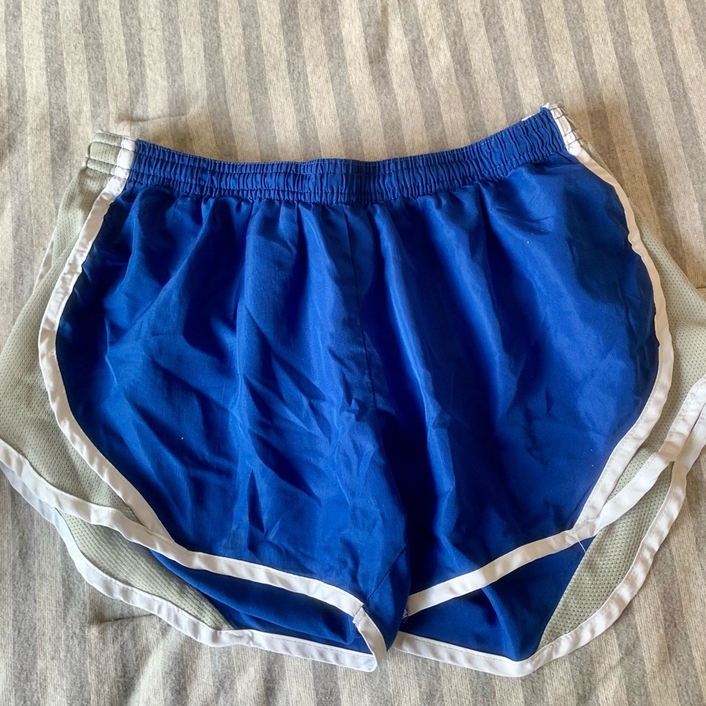 Women’s soffe athletic shorts size S with liner